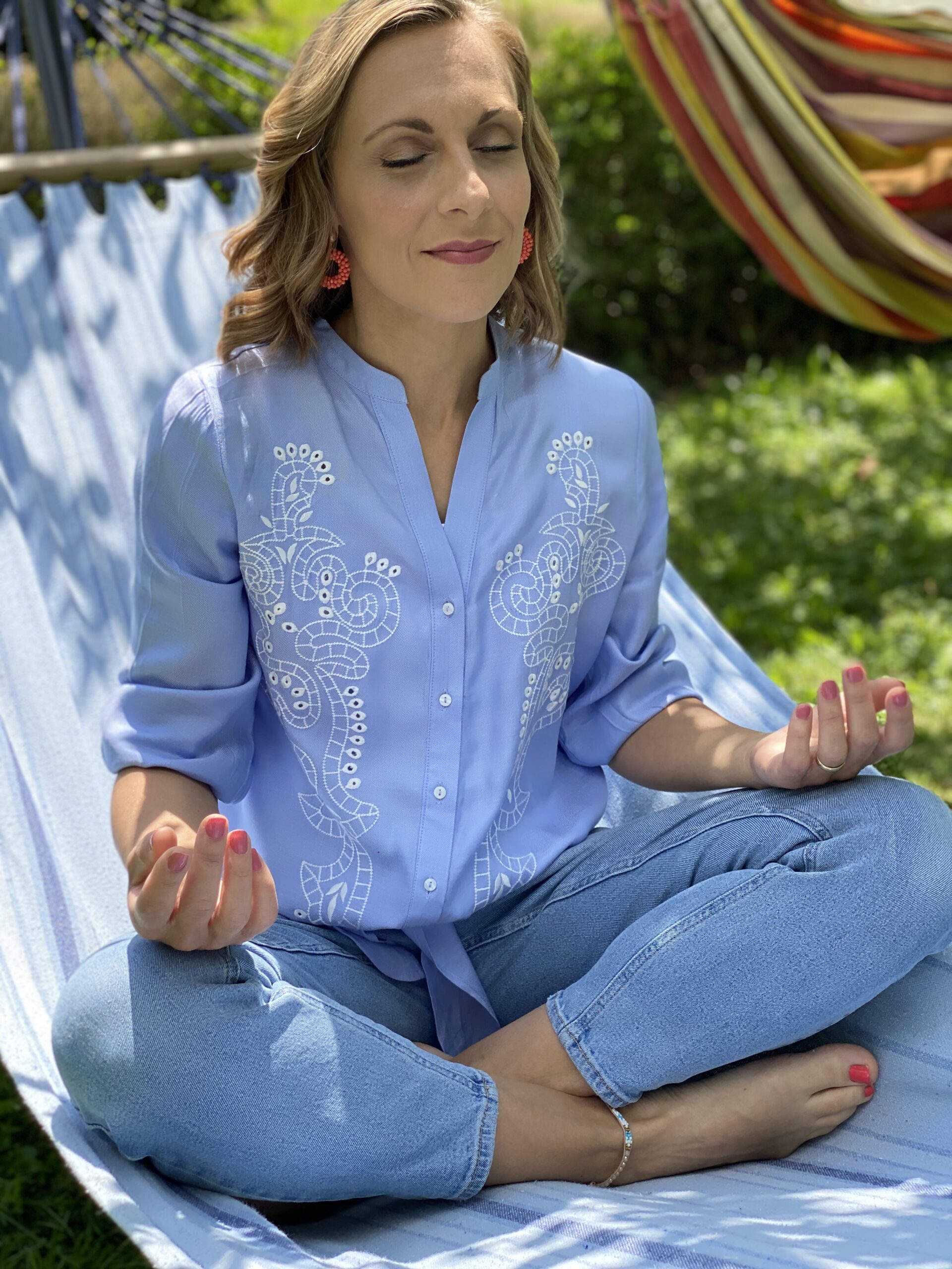 Persona en una práctica de meditación
